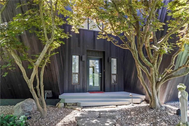 $975,000 | 20413 Crickett Lane, Lenexa, KS 66220