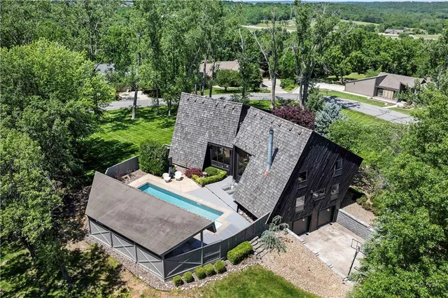 $975,000 | 20413 Crickett Lane, Lenexa, KS 66220