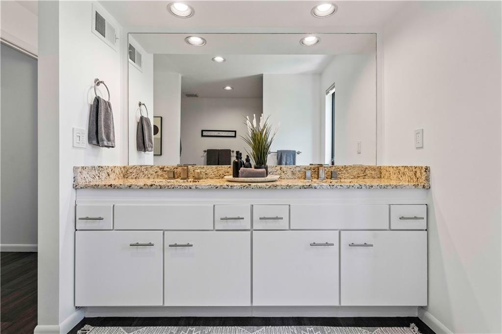 20413 Crickett Lane Lenexa, KS 66220 - Photo 46 of 64