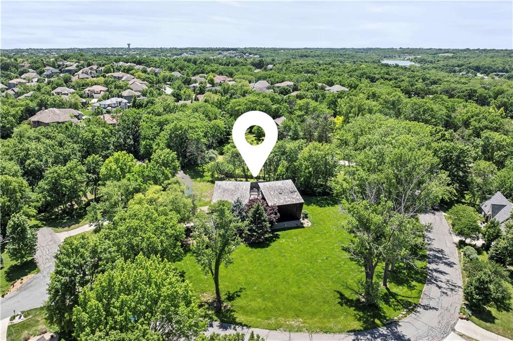 20413 Crickett Lane Lenexa, KS 66220 - Photo 5 of 64