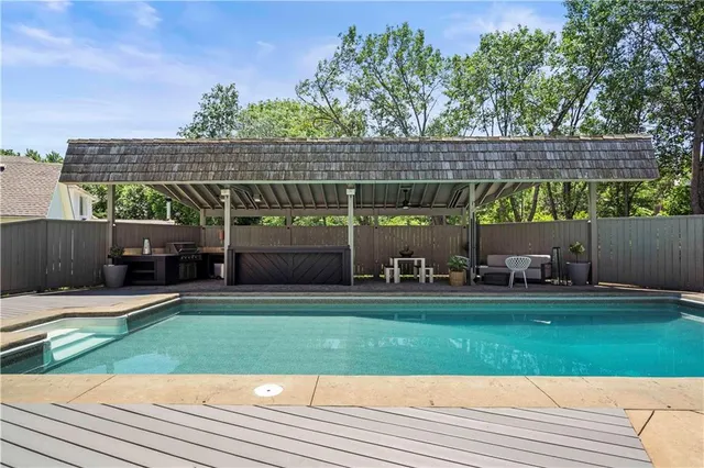 $975,000 | 20413 Crickett Lane, Lenexa, KS 66220