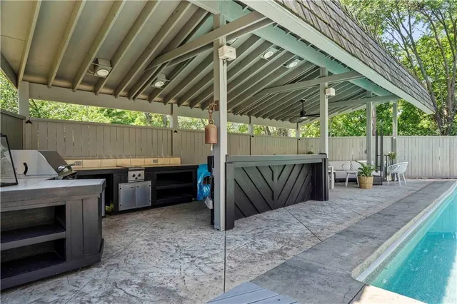 $975,000 | 20413 Crickett Lane, Lenexa, KS 66220