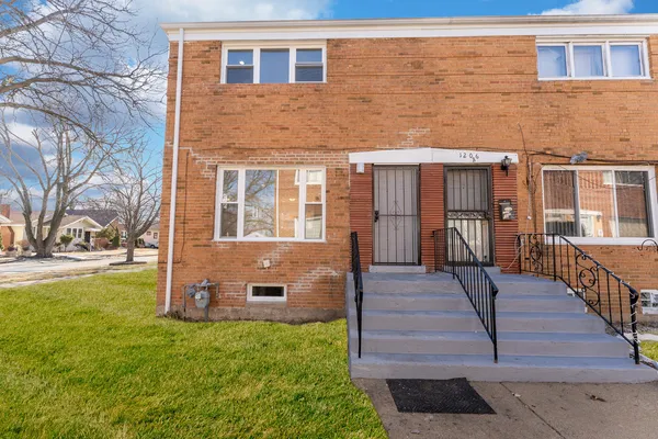 $210,000 | 1206 South 16th Avenue, Unit A, Maywood, IL 60153
