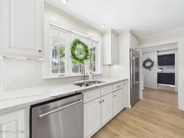 $595,000 | 106 Redwing Circle, Lafayette, LA 70503