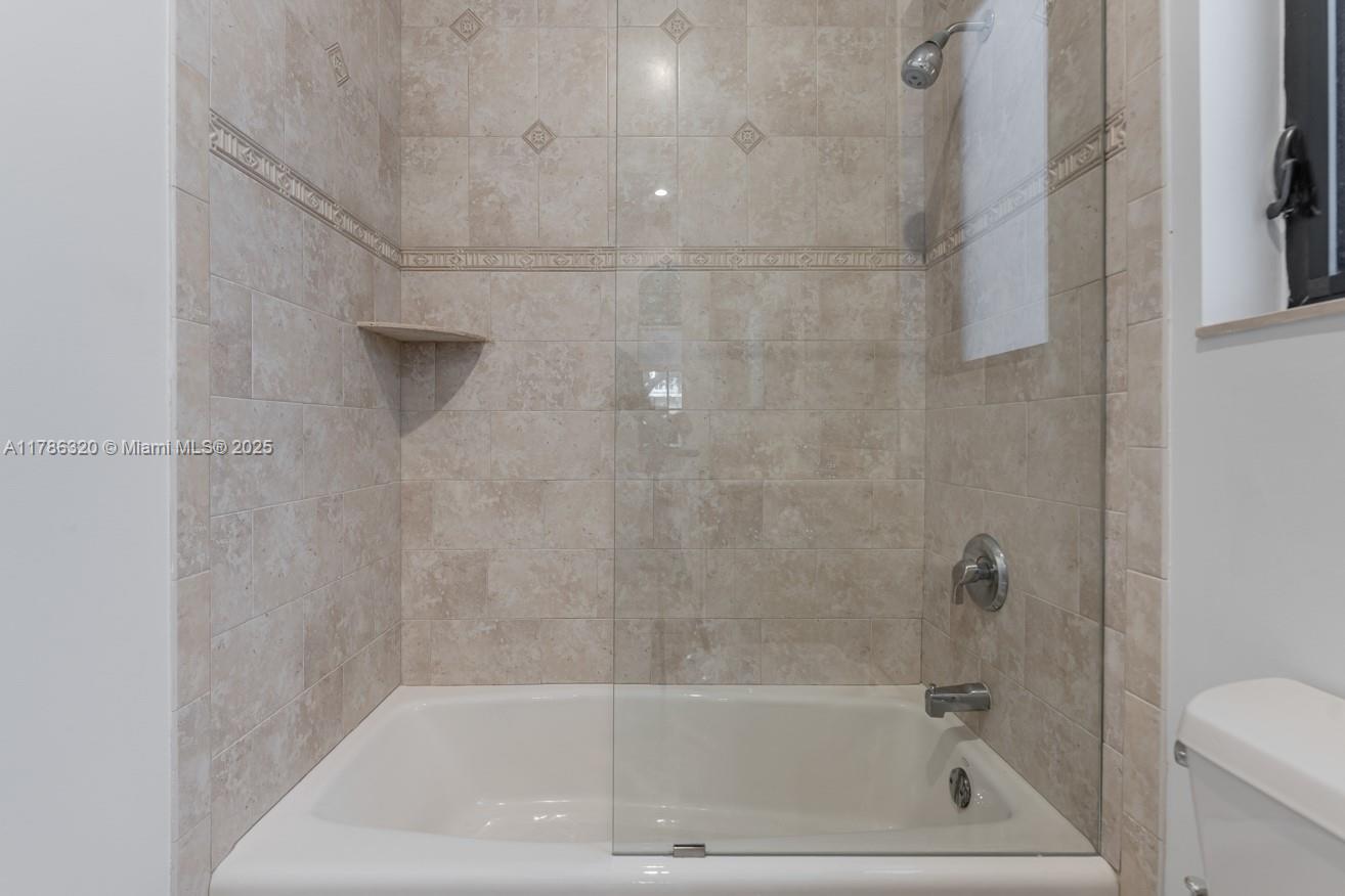 17937 Villa Club Way Boca Raton, FL 33496 - Photo 32 of 41 a close view of a bathtub in bathroom