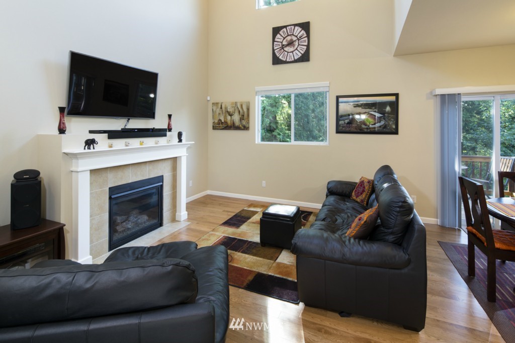 267 Graham Avenue Northeast Renton, WA 98059 - Photo 5 of 11 Gallery Image 5