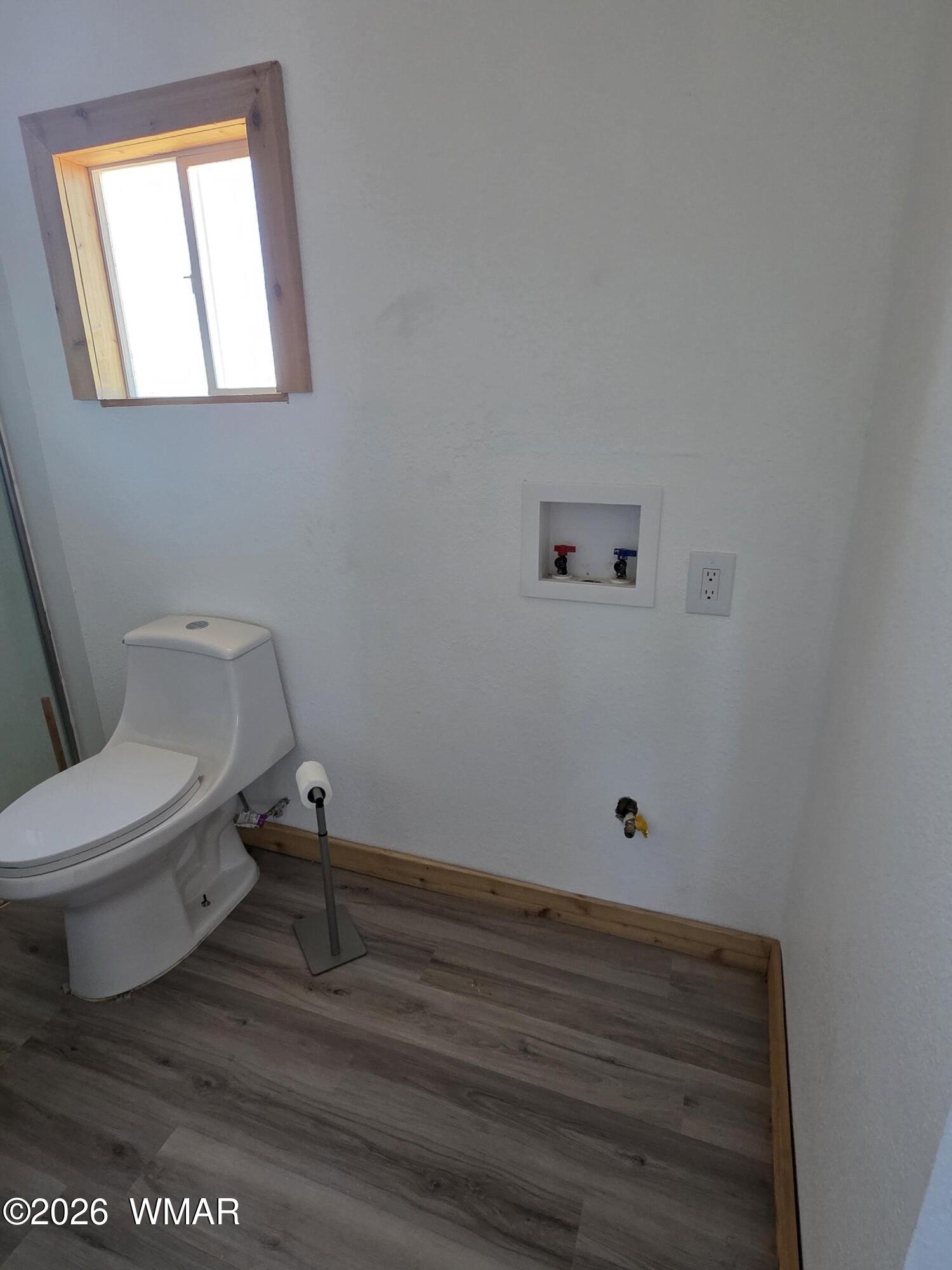 5057 Churchill Road Snowflake, AZ 85937 - Photo 94 of 115 a bathroom with a toilet