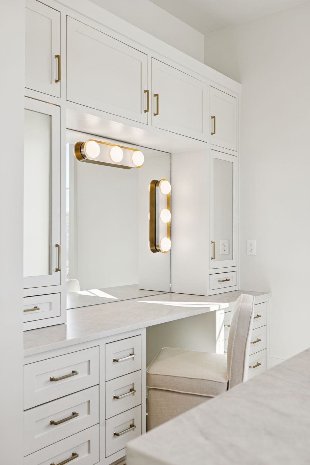 8101 Heirloom Boulevard College Grove, TN 37046 - Photo 44 of 81 a bathroom with a sink and a mirror