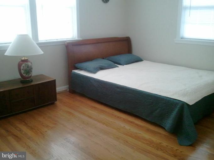 7416 Bath Street Springfield, VA 22150 - Photo 22 of 23 Bedroom (Master)