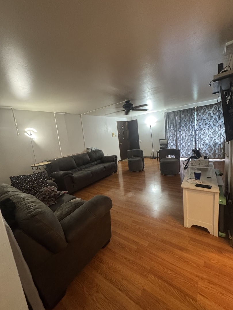 9815 Nottingham Avenue, Unit 102 Chicago Ridge, IL 60415 - Photo 5 of 16 Gallery Image 5