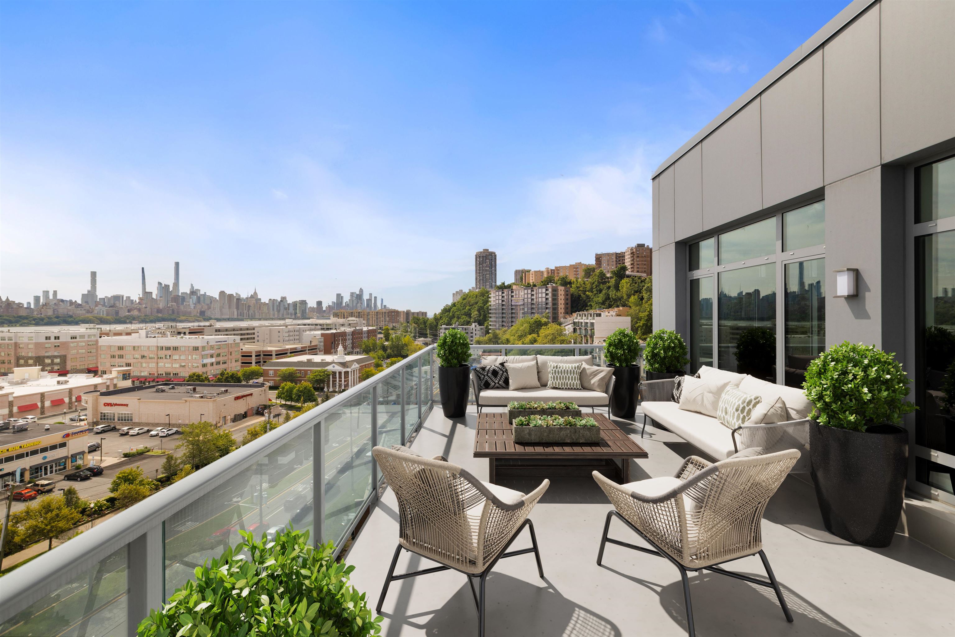 143 Old River Road, Unit 904 Edgewater, NJ 07020 - Photo 6 of 22