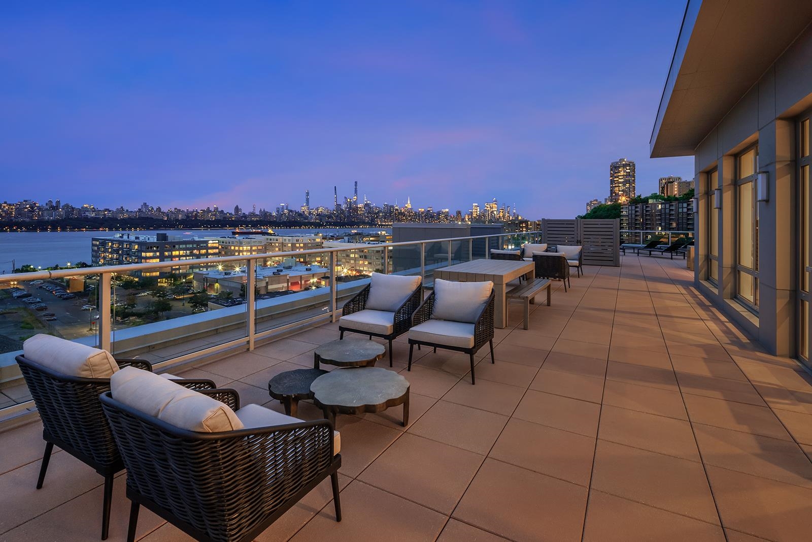 143 Old River Road, Unit 904 Edgewater, NJ 07020 - Photo 8 of 22