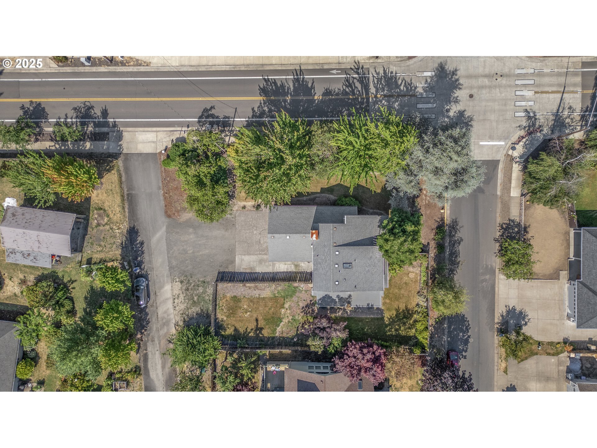 2641 Northwest Crocker Lane Albany, OR 97321 - Photo 10 of 47 a picture of a building with a garden