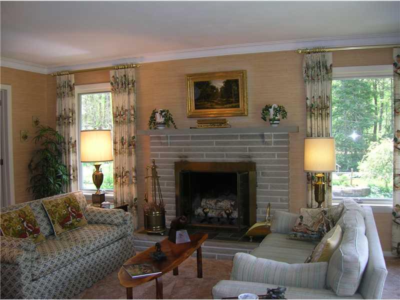 438 Weaver Mill Road Rector, PA 15677 - Photo 4 of 18 Living Room.