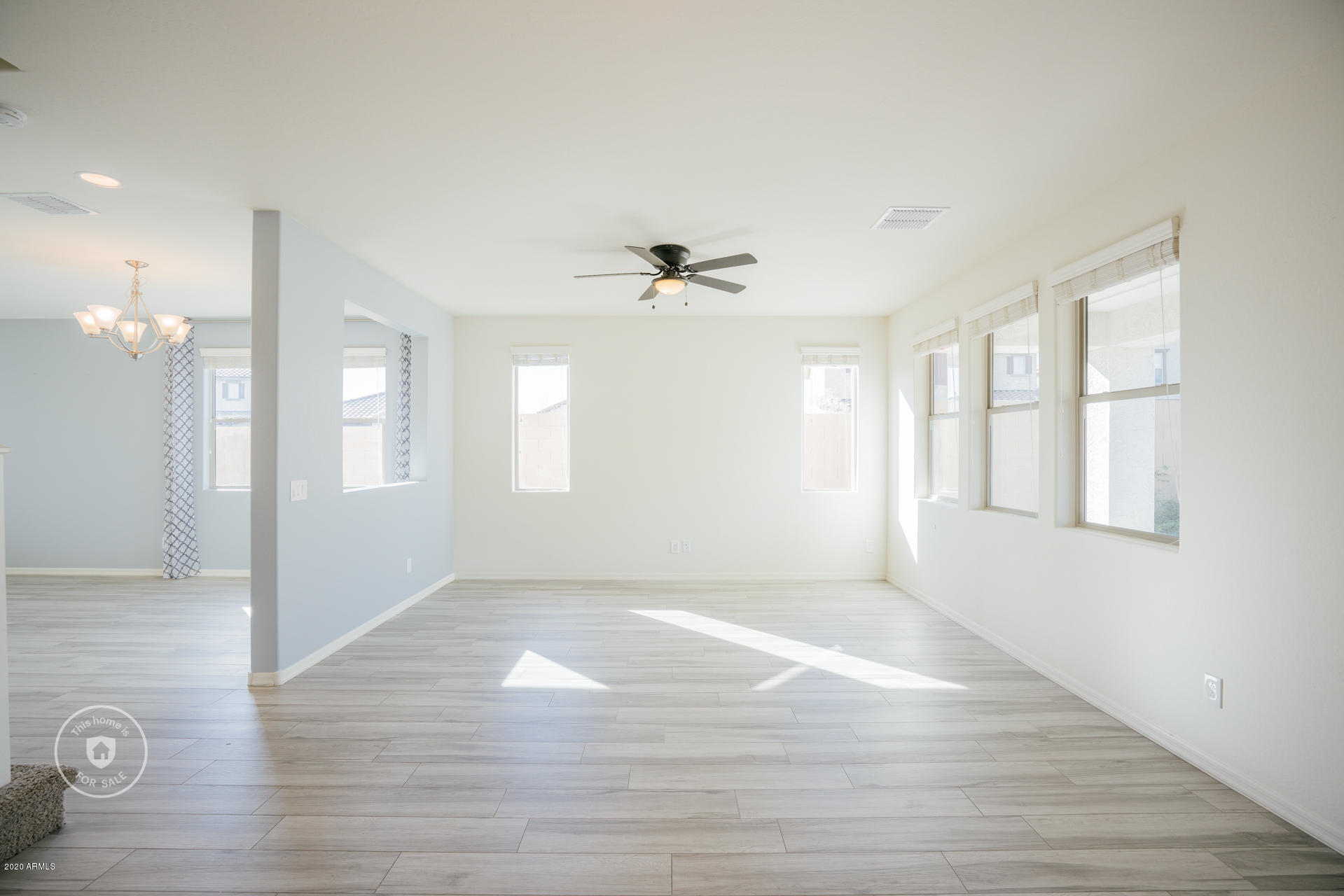 13260 West Rowel Road Peoria, AZ 85383 - Photo 4 of 30 photo_04