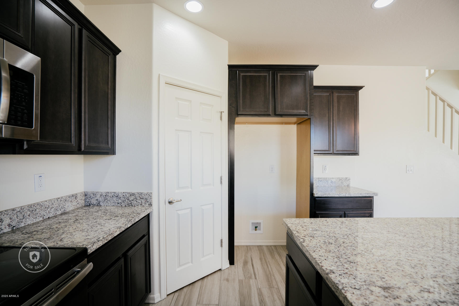 13260 West Rowel Road Peoria, AZ 85383 - Photo 9 of 30 photo_09