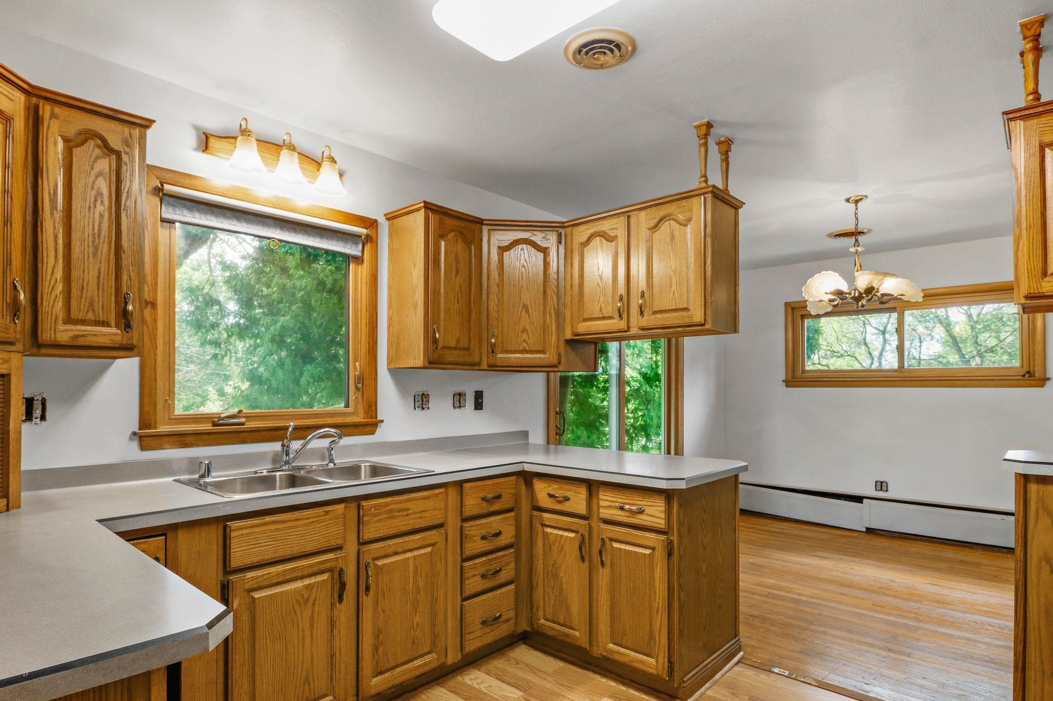 3609 Hovde Road Madison, WI 53704 - Photo 9 of 34