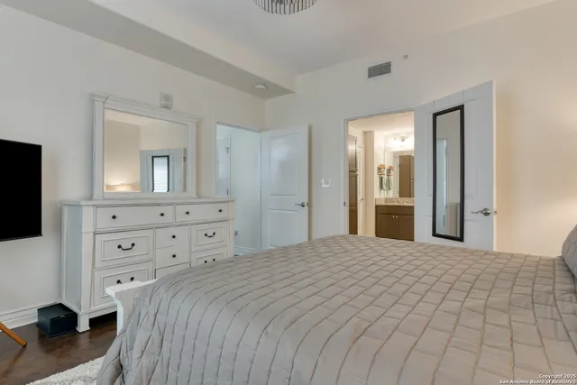 $375,000 | 215 Center Street, Unit 206, San Antonio, TX 78202