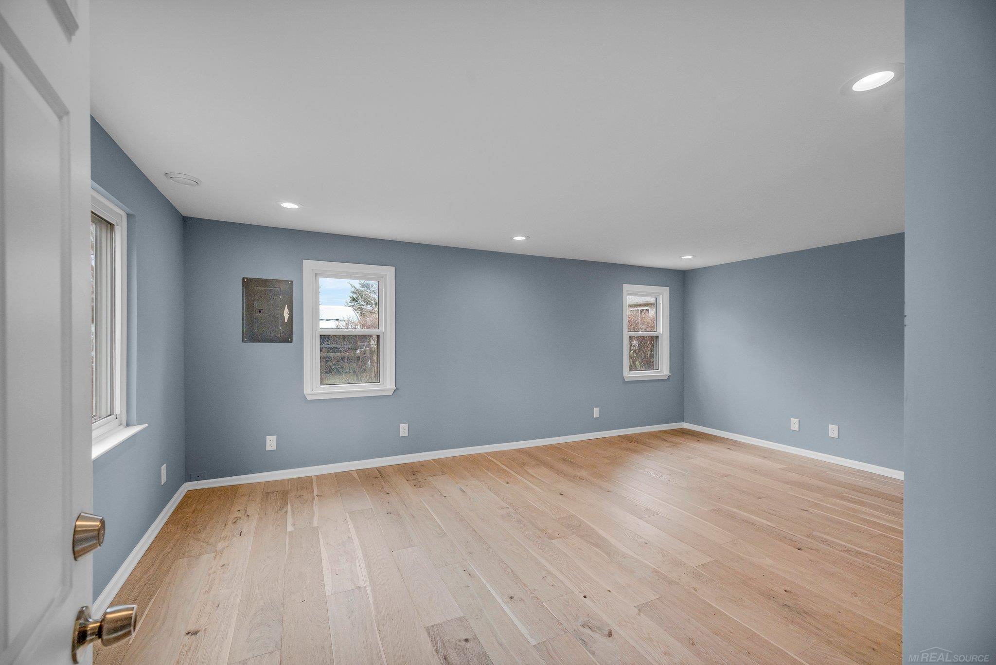 49521 Fuller Road Chesterfield, MI 48051 - Photo 4 of 23