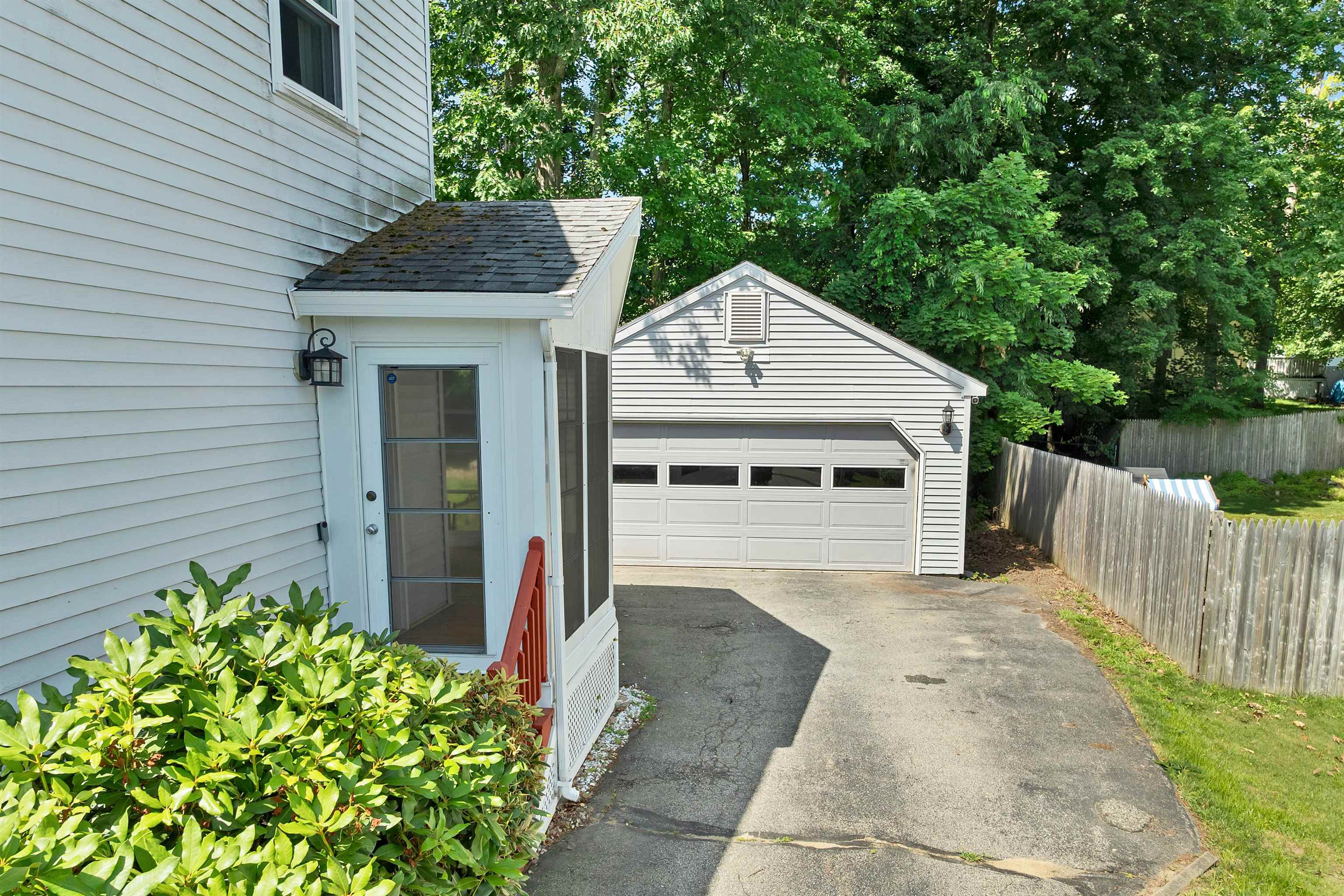 22 Jonathan Lane Manchester, NH 03104 - Photo 36 of 49