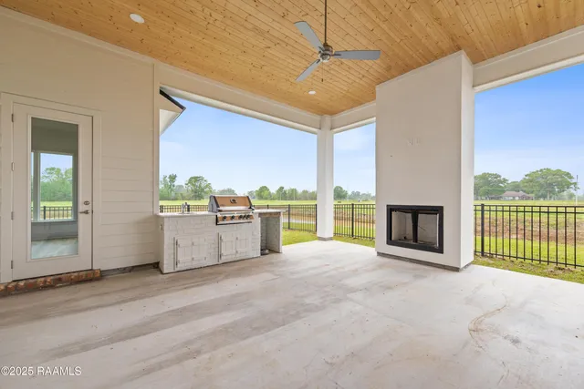 $518,540 | 104 Cypress Lk Drive, Youngsville, LA 70592