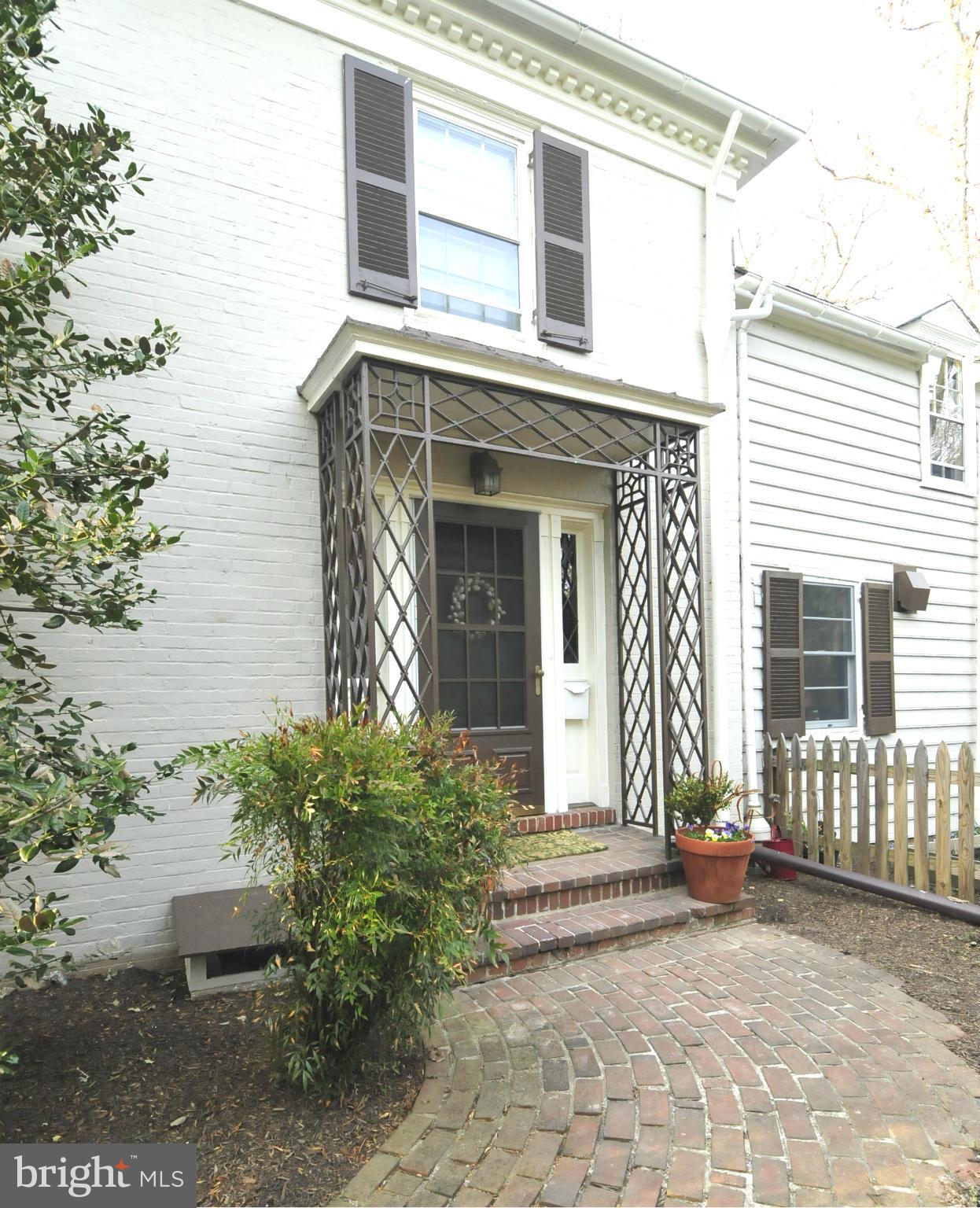 5407 Springlake Way Baltimore, MD 21212 - Photo 2 of 30 Entrance