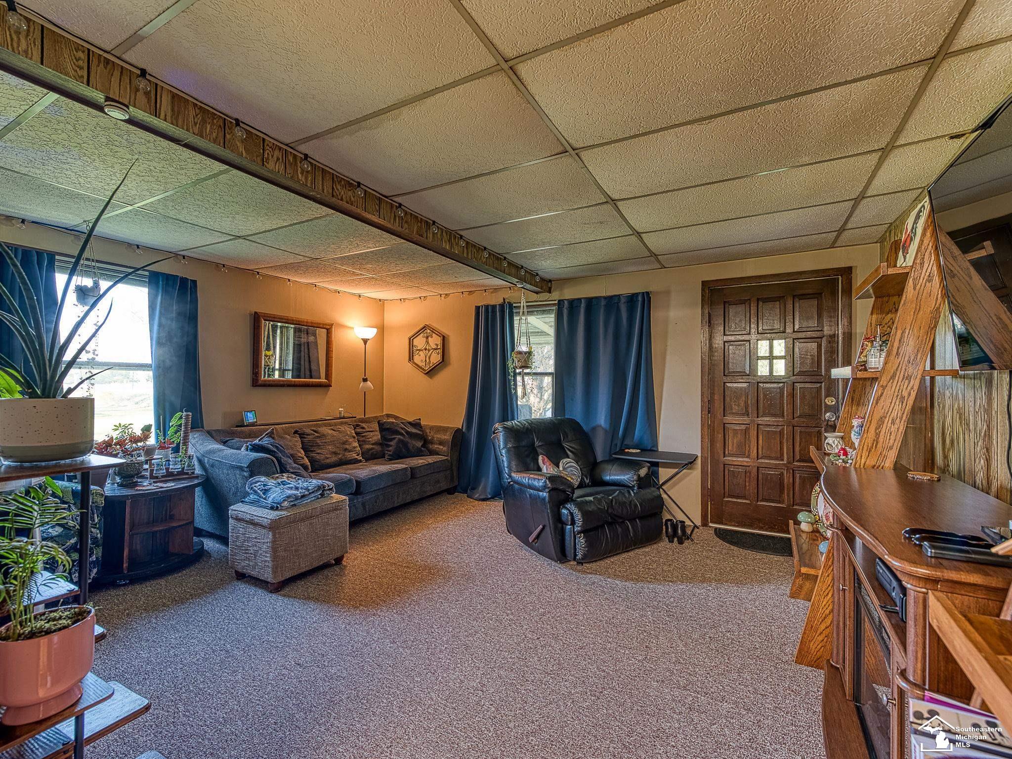 878 Meanwell Road Dundee, MI 48131 - Photo 4 of 28 Living Room