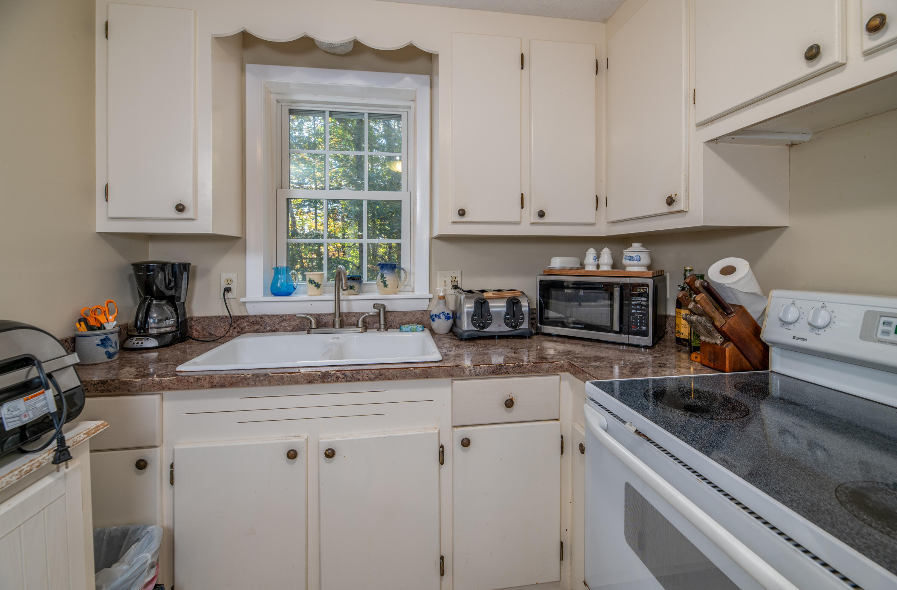17 Methodist Road Westbrook, ME 04092 - Photo 24 of 60 In Law - Kitchen