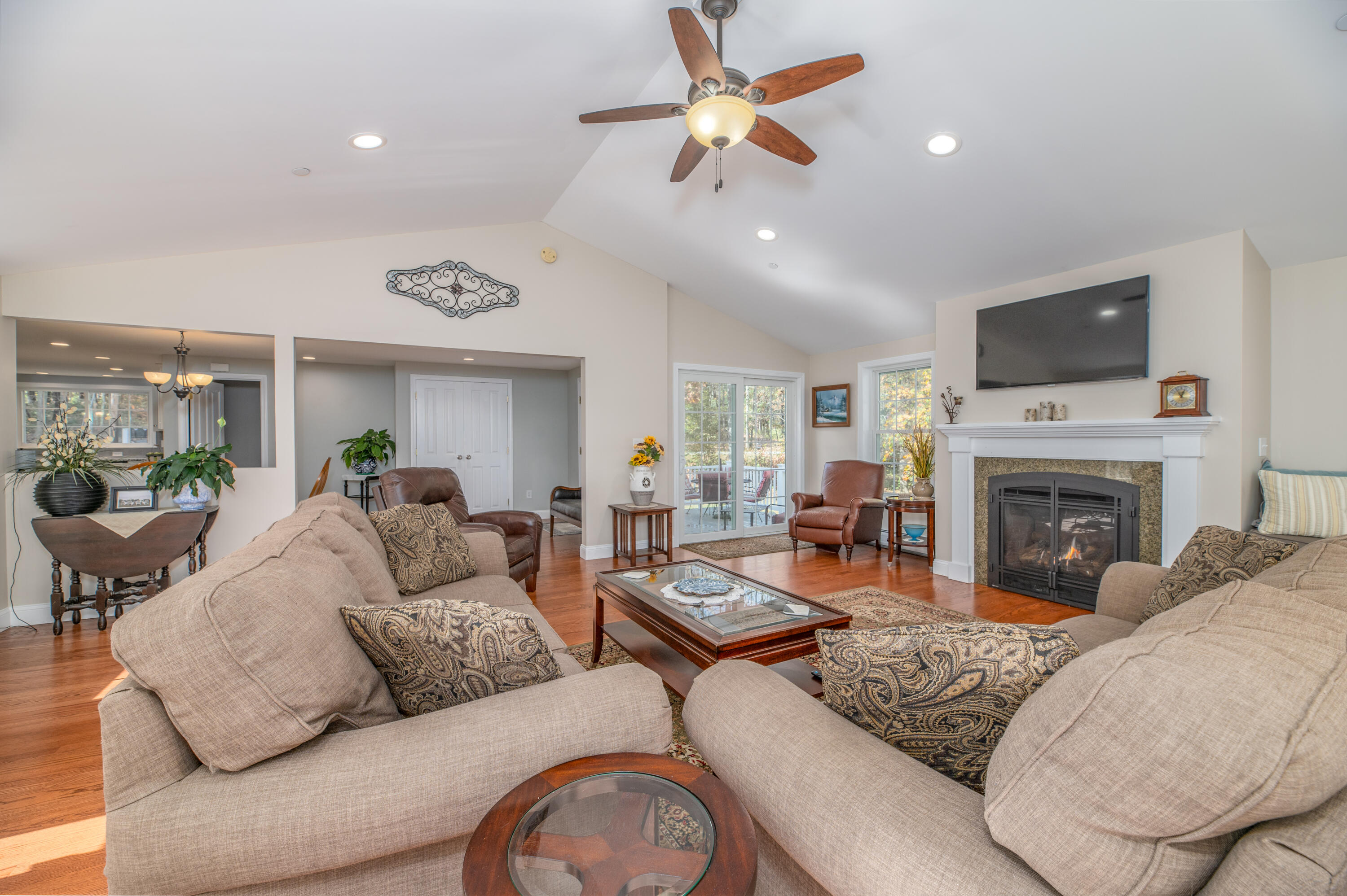 17 Methodist Road Westbrook, ME 04092 - Photo 34 of 60 Living Room
