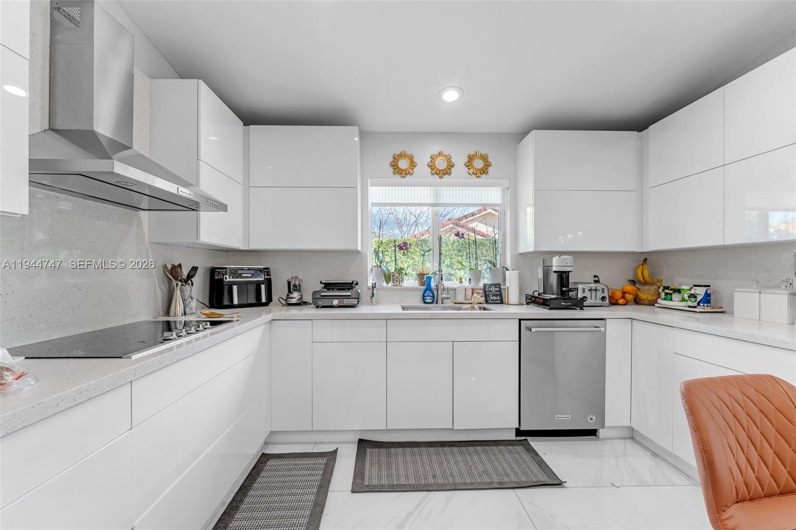 4241 Southwest 154th Place Miami, FL 33185 - Photo 11 of 31