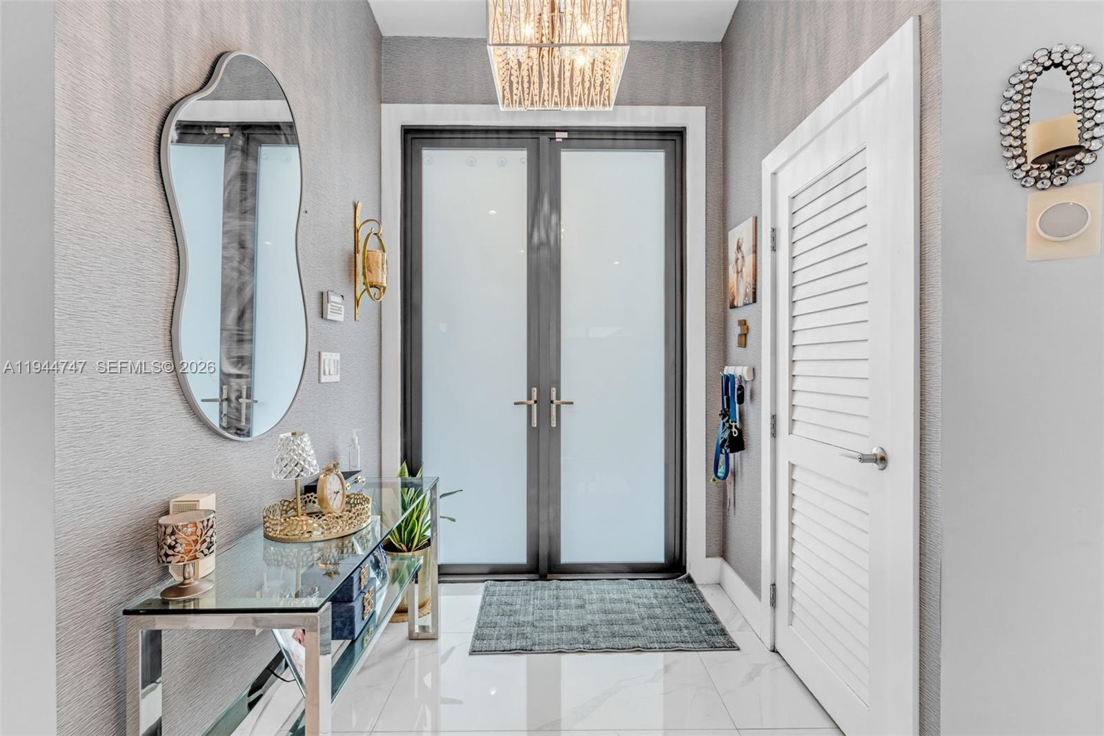 4241 Southwest 154th Place Miami, FL 33185 - Photo 6 of 31