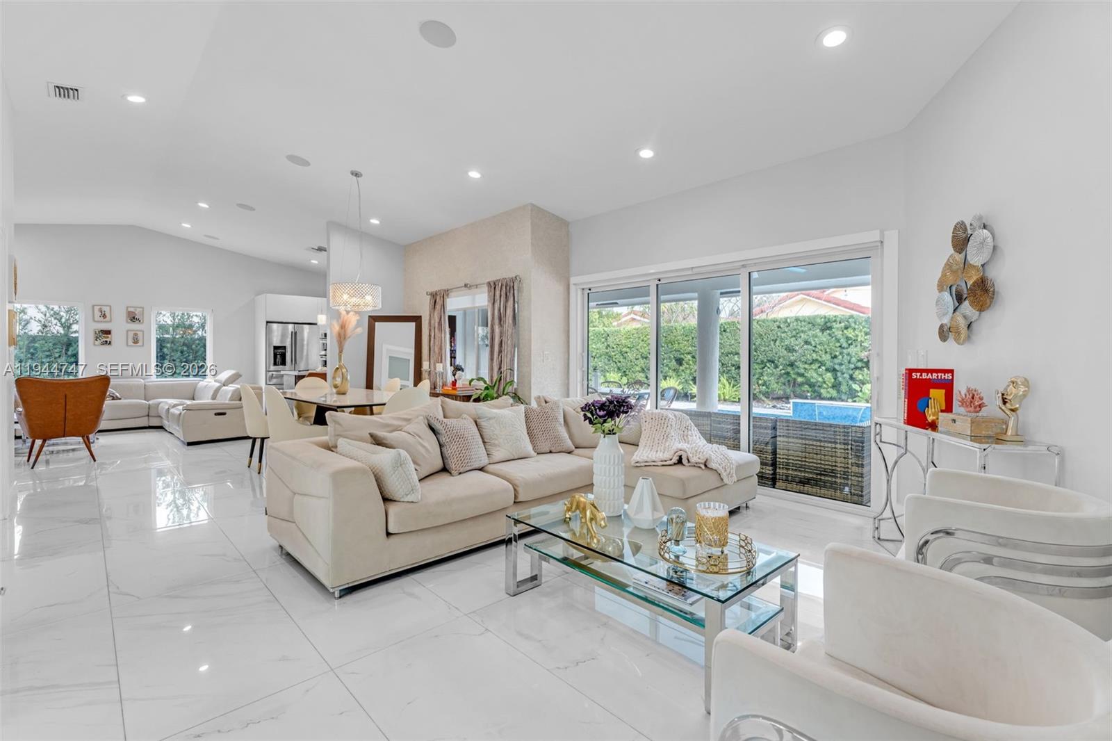 4241 Southwest 154th Place Miami, FL 33185 - Photo 7 of 31