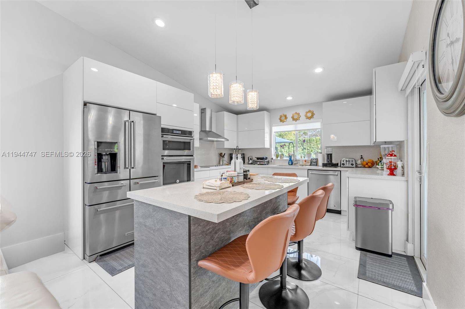 4241 Southwest 154th Place Miami, FL 33185 - Photo 10 of 31