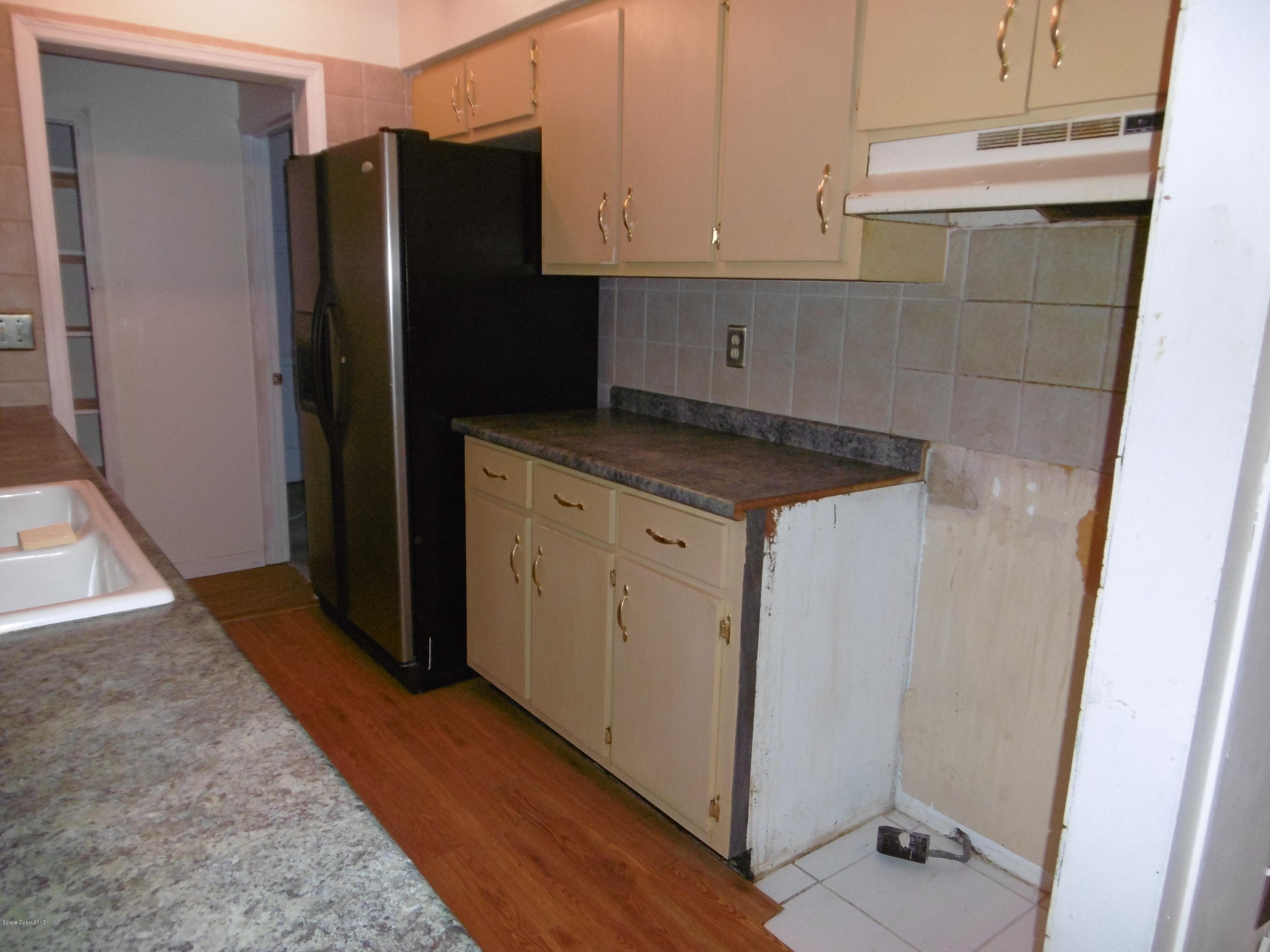 1340 Creel Road Northeast Palm Bay, FL 32905 - Photo 9 of 18 Kitchen