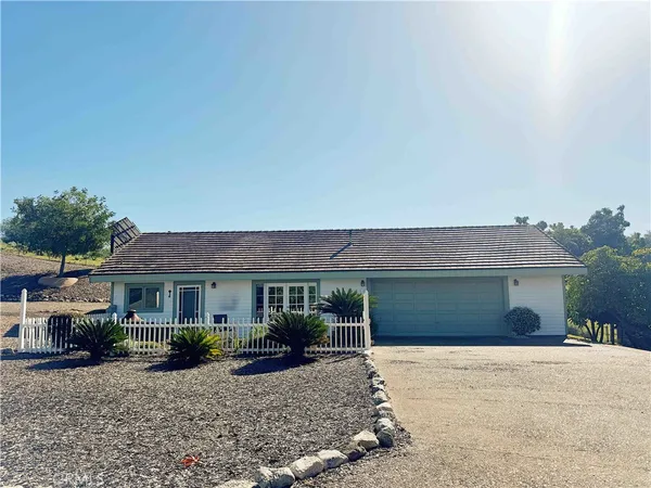 $2,175 | 10495 Quail Springs Road, Fallbrook, CA 92028