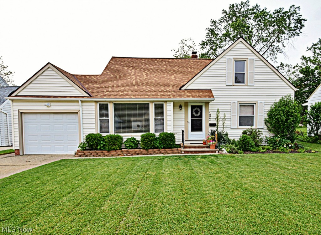 4923 Corliss Road Cleveland, OH 44124 - Photo 1 of 5 Gallery Image 1