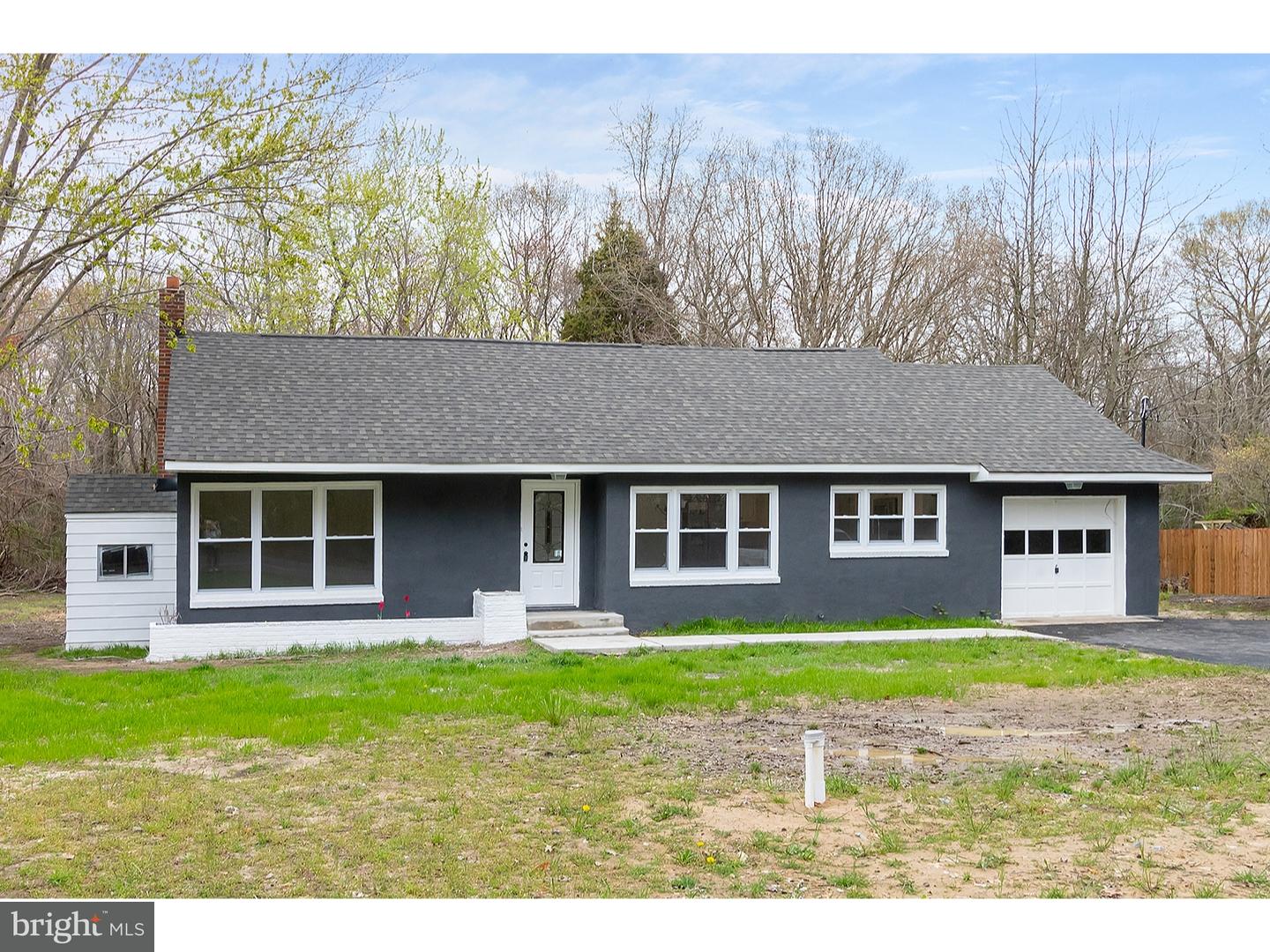 839 Hawks Bridge Road Mannington, NJ 08079 - Photo 2 of 13