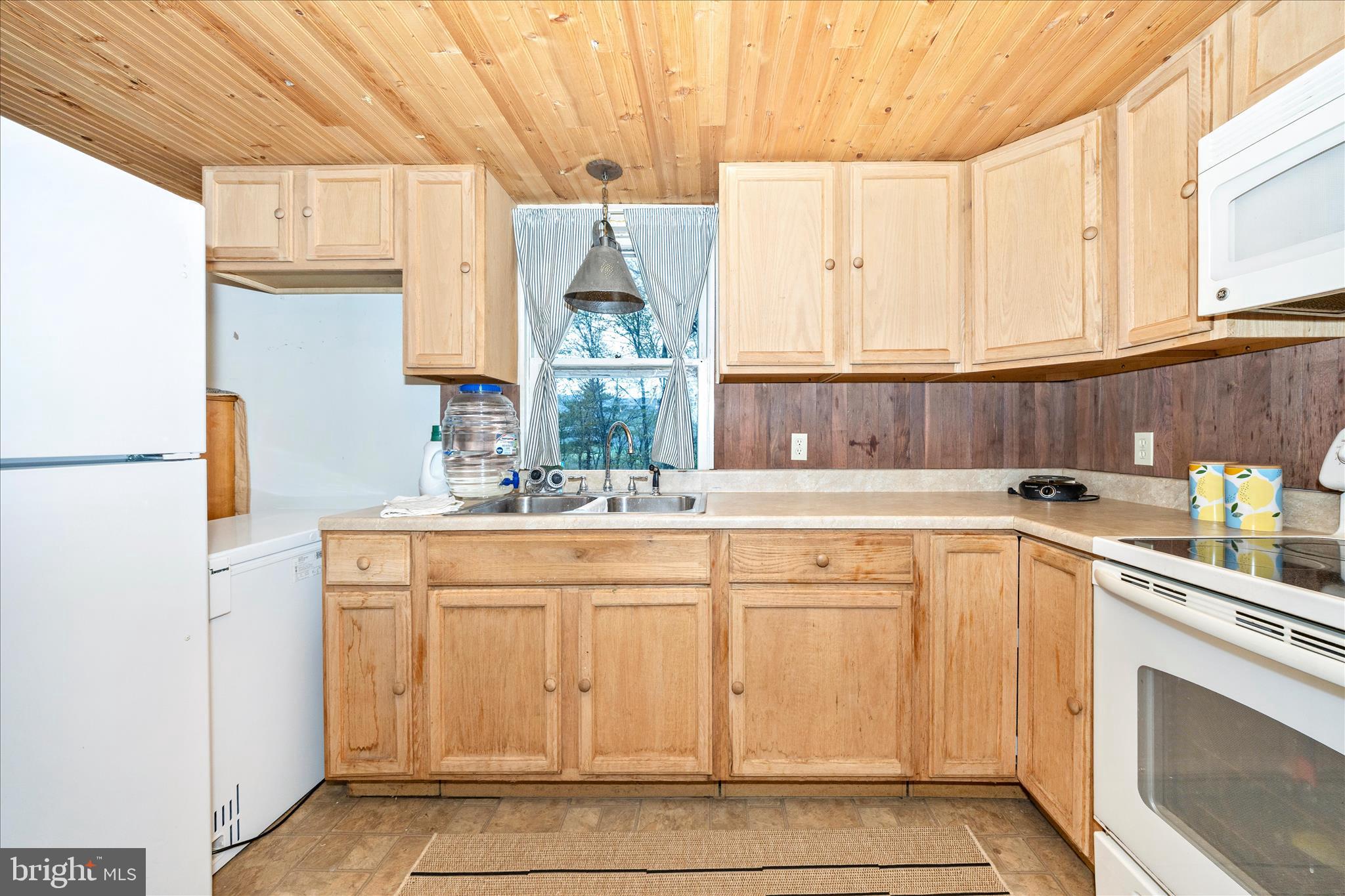 915 Center Square Road Blain, PA 17006 - Photo 14 of 49 Kitchen