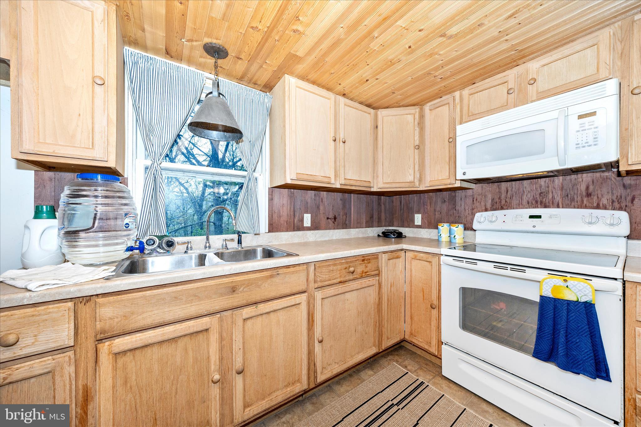 915 Center Square Road Blain, PA 17006 - Photo 15 of 49 Kitchen