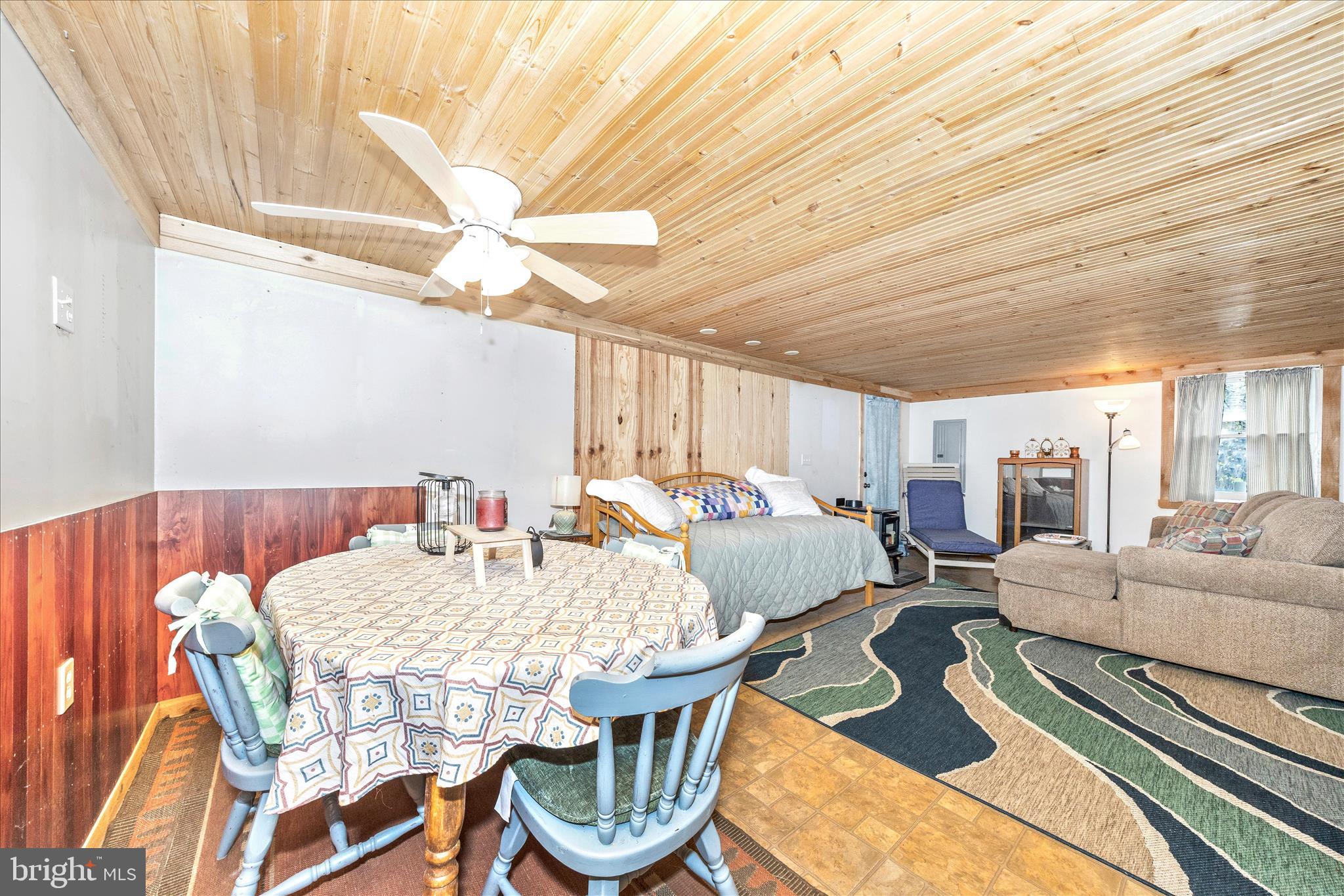 915 Center Square Road Blain, PA 17006 - Photo 16 of 49 Dining