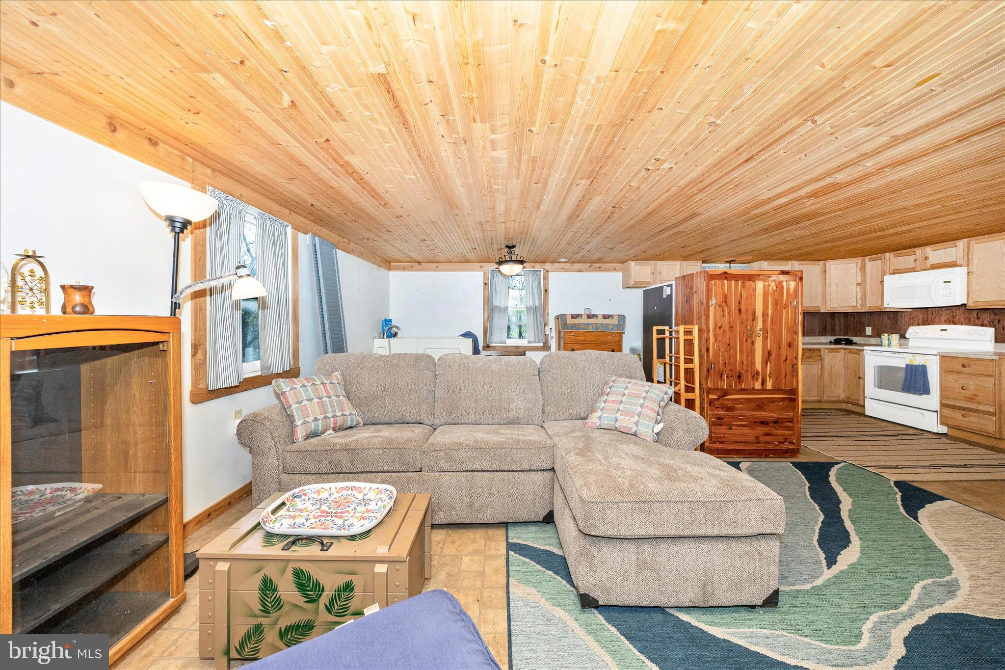 915 Center Square Road Blain, PA 17006 - Photo 28 of 49 Living Room