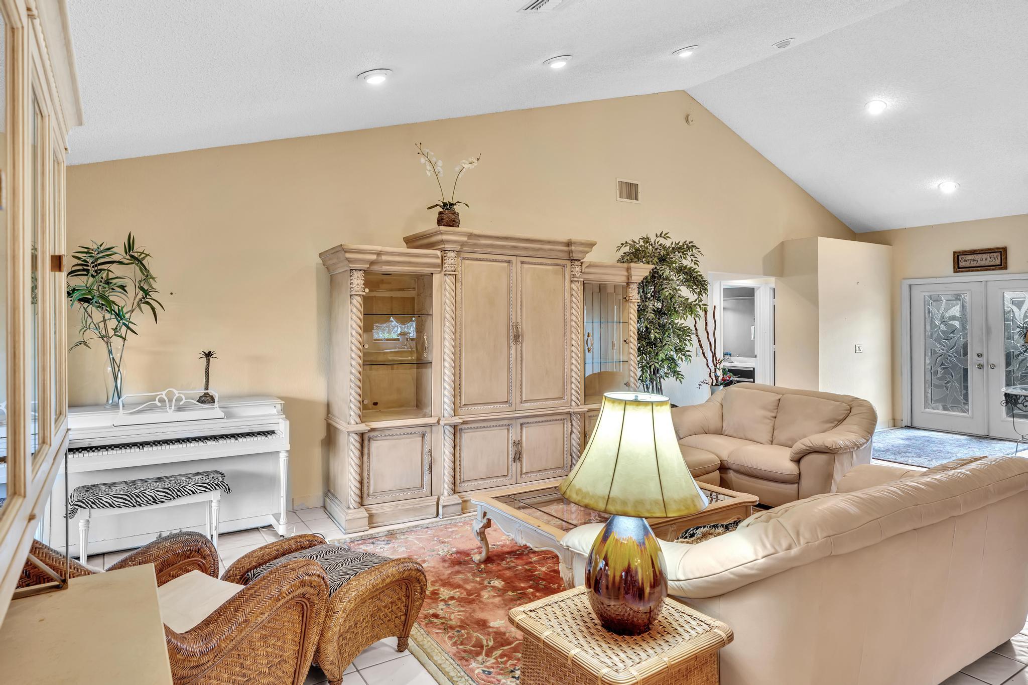 7025 Northwest 3rd Avenue Boca Raton, FL 33487 - Photo 13 of 57 FPP00276