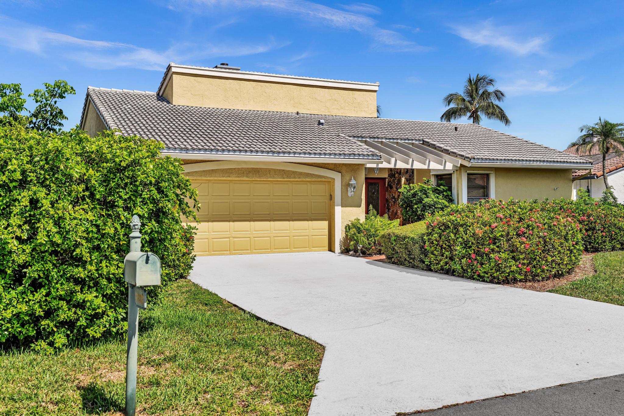 7025 Northwest 3rd Avenue Boca Raton, FL 33487 - Photo 4 of 57 FPP00216
