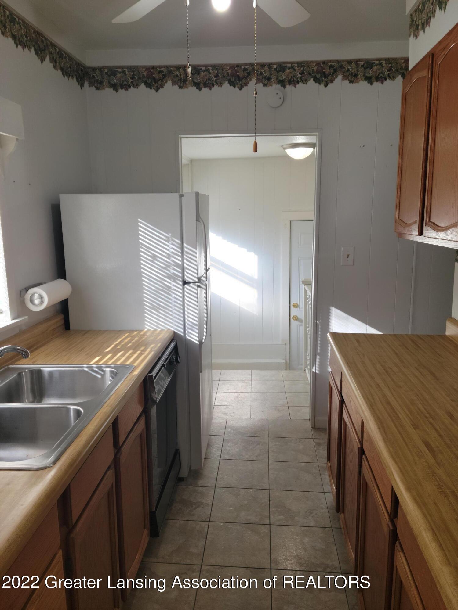 2032 Lambden Road Flint, MI 48532 - Photo 3 of 19 20221027_101848