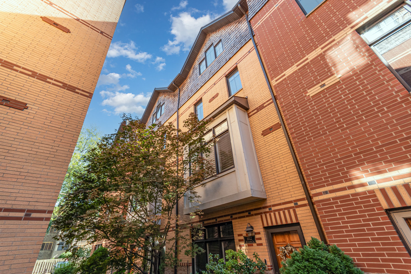 1022 Alexander Lane Oak Park, IL 60302 - Photo 1 of 19 a view of a building