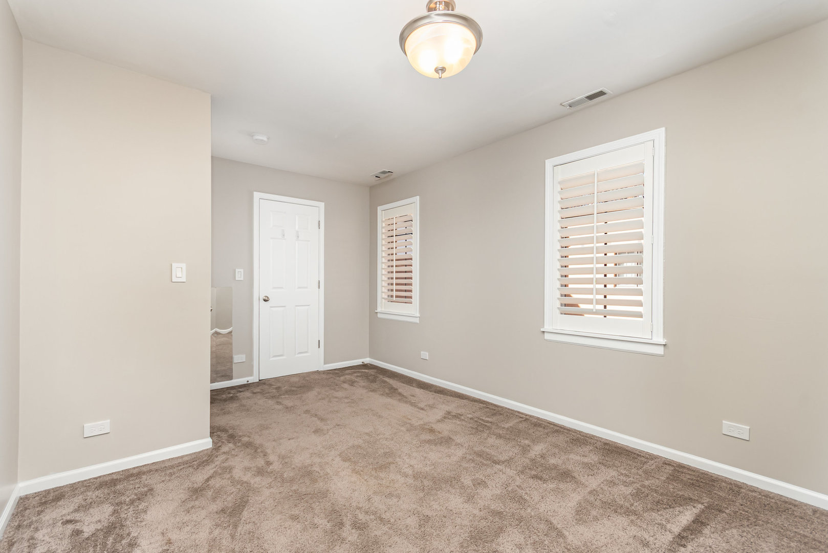 1022 Alexander Lane Oak Park, IL 60302 - Photo 16 of 19 an empty room with windows