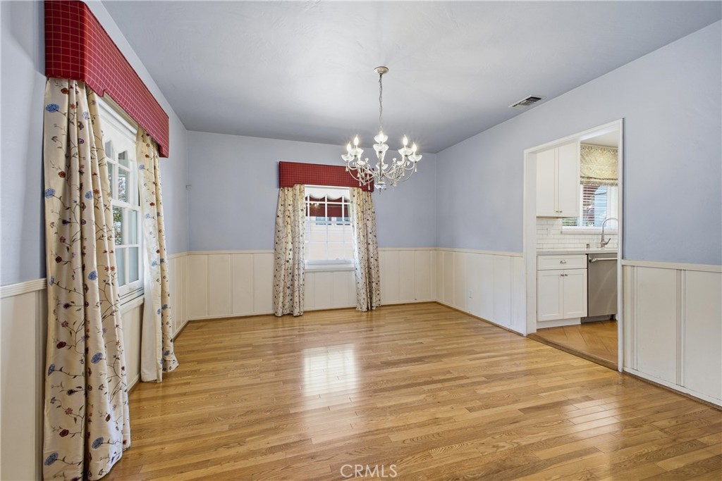 541 East Woodbury Road Altadena, CA 91001 - Photo 13 of 47