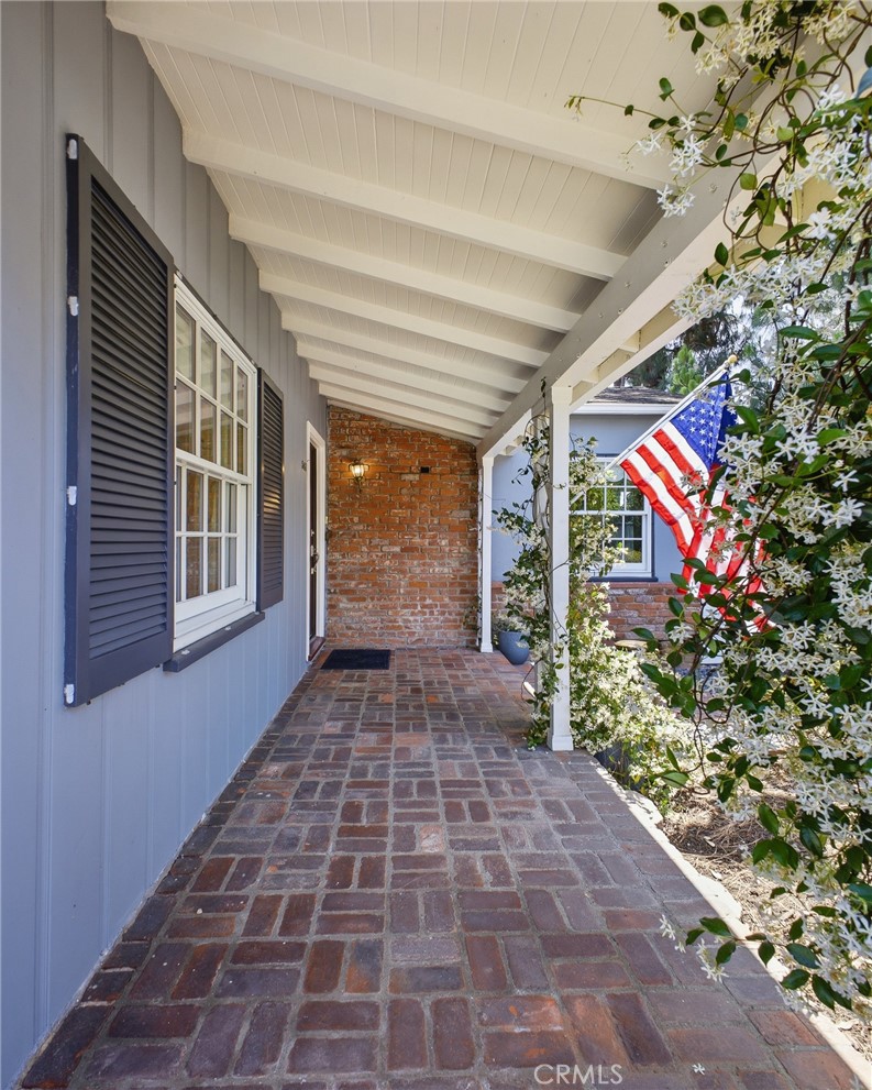 541 East Woodbury Road Altadena, CA 91001 - Photo 6 of 47