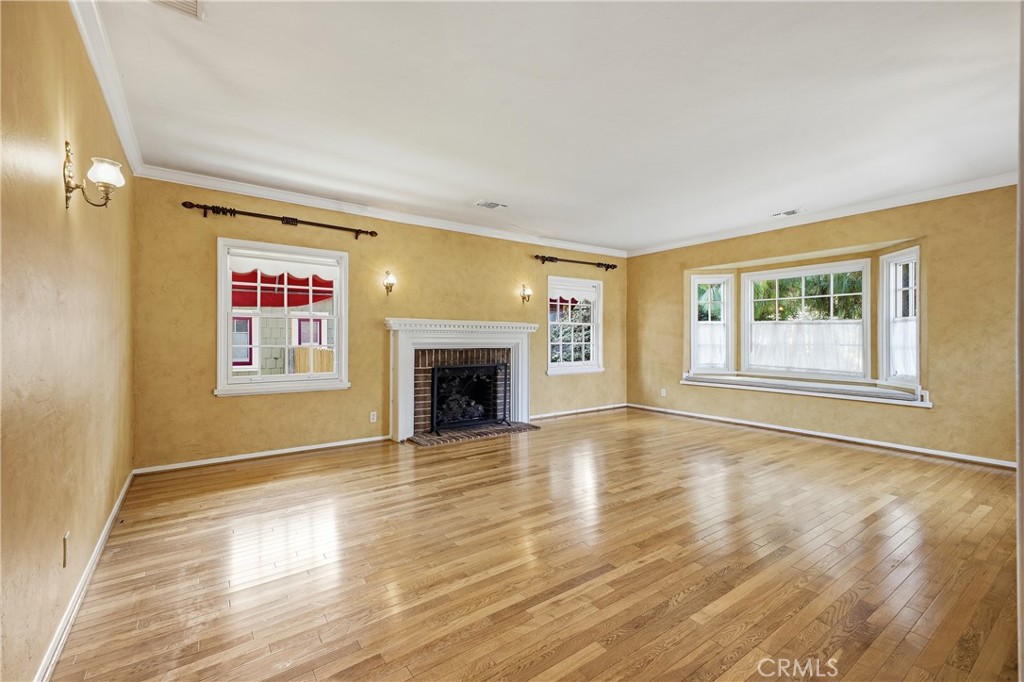 541 East Woodbury Road Altadena, CA 91001 - Photo 8 of 47