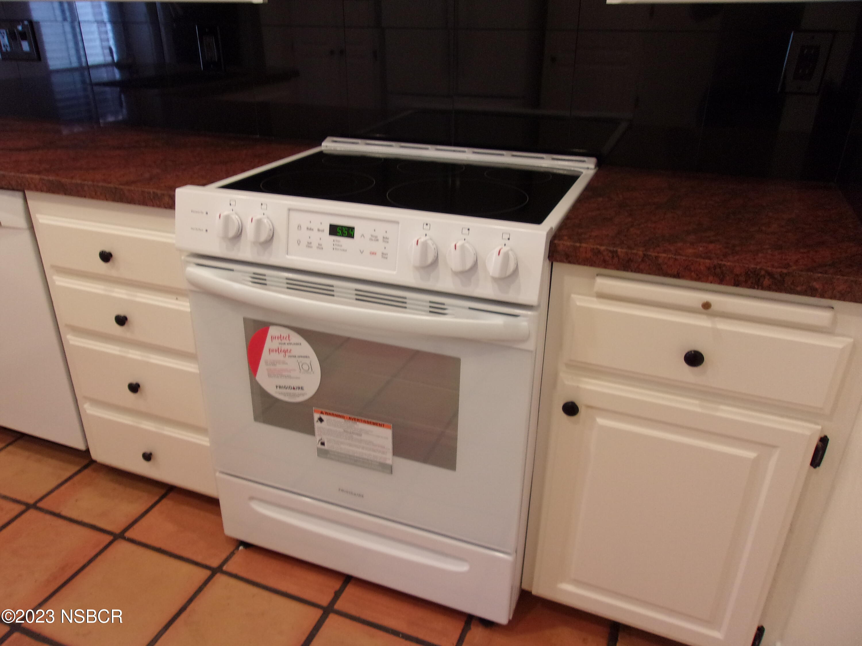 3950 Mesa Cir Drive, Unit A Lompoc, CA 93436 - Photo 7 of 30 Mesa Cr Dr 007